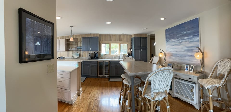 Kitchen - High Top Table for 6+