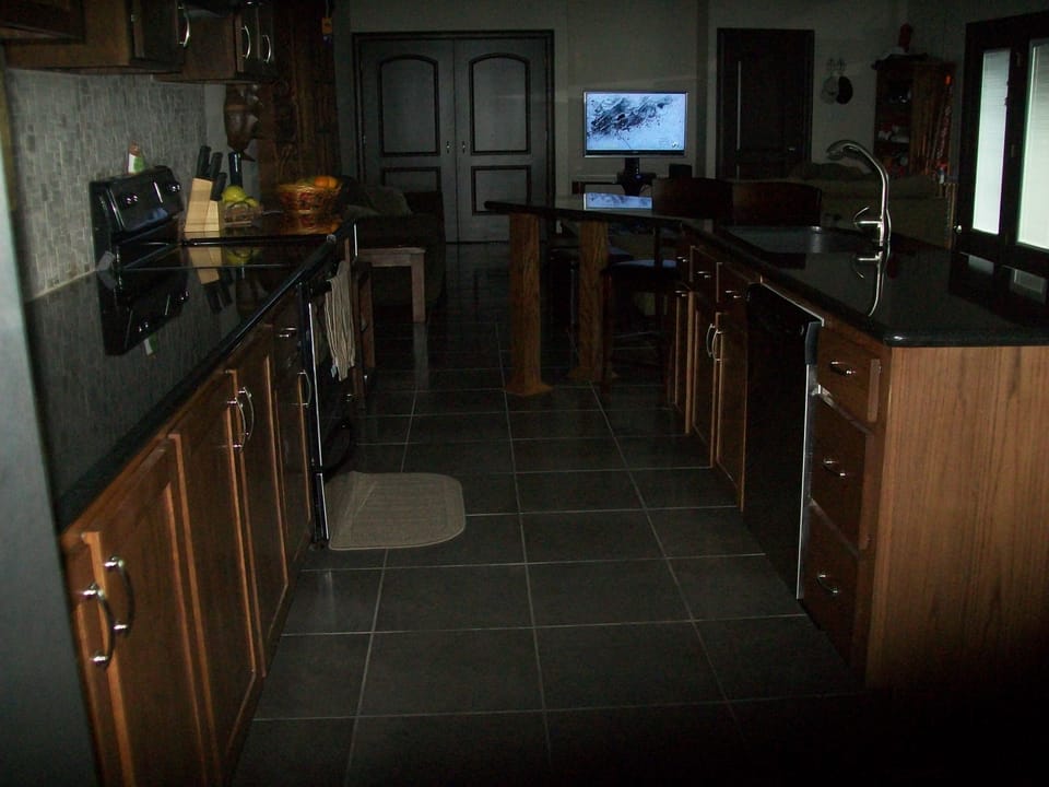 Kitchen with breakfast bar