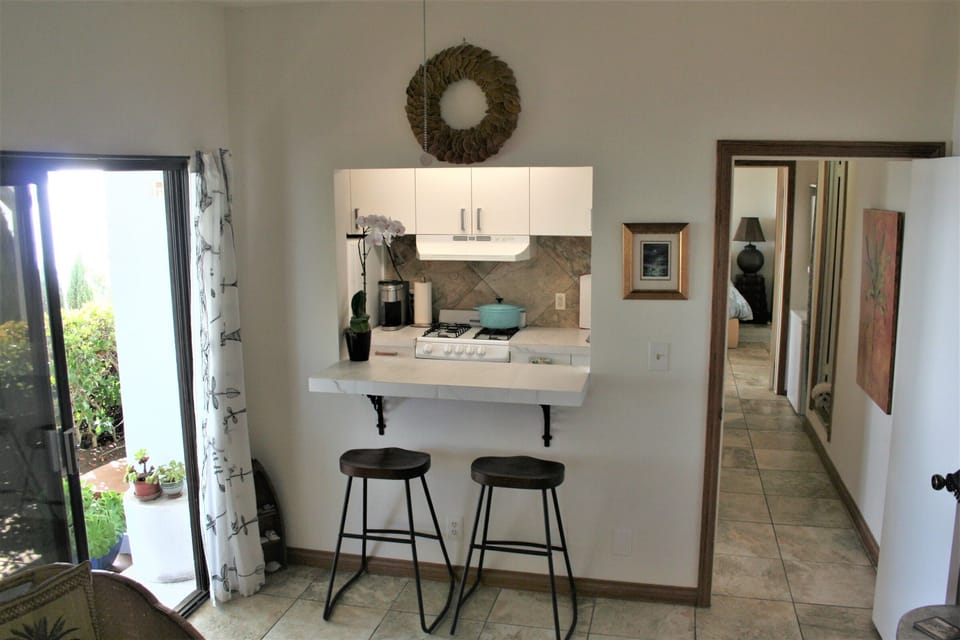 pass-through to kitchen from living room