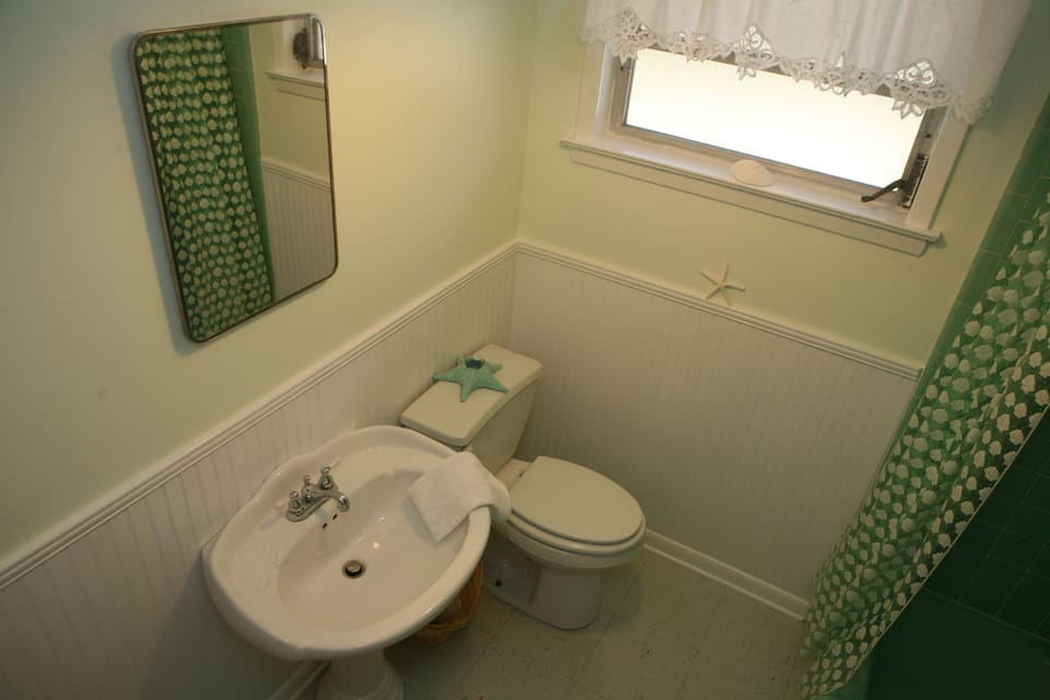 Beachie Bathroom!