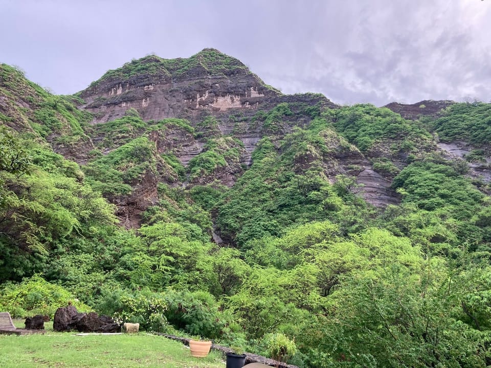 Landmark Diamond Head, Le'ahi Peak lookout on the top is our backyard