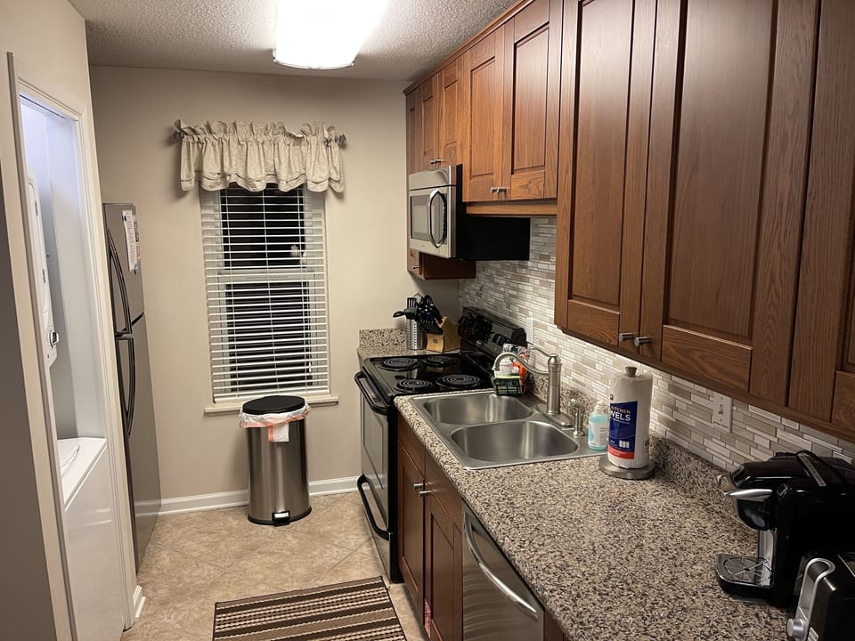 Fully equipped kitchen.