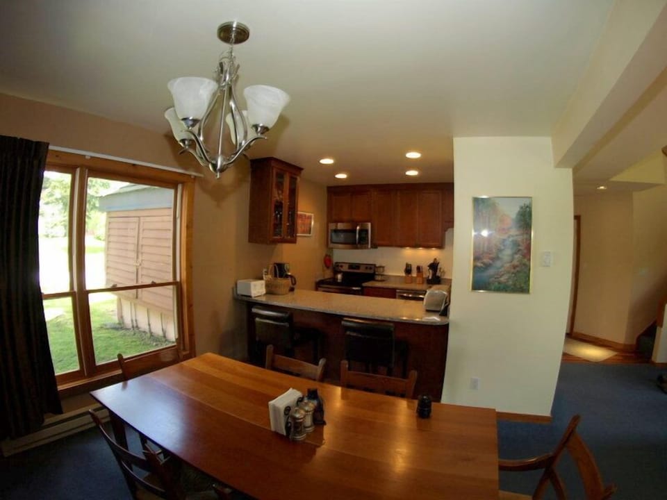 Brand new $20,000 kitchen with new appliances, granite, flooring, cabinets &more