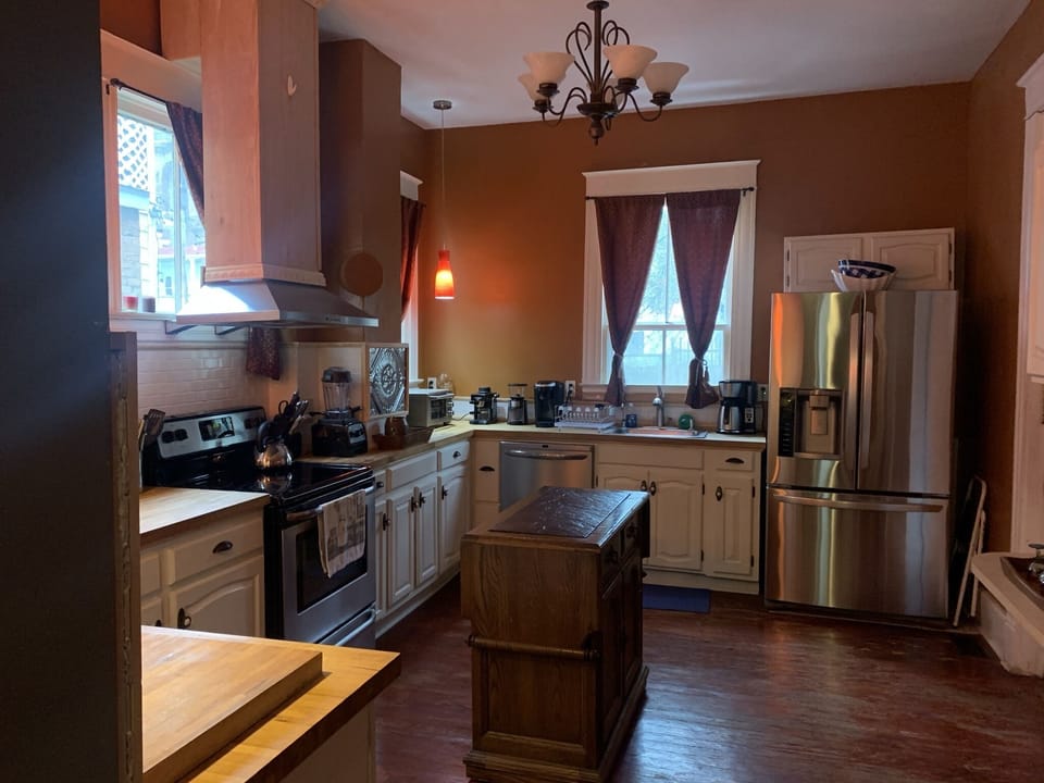 Kitchen/Front View