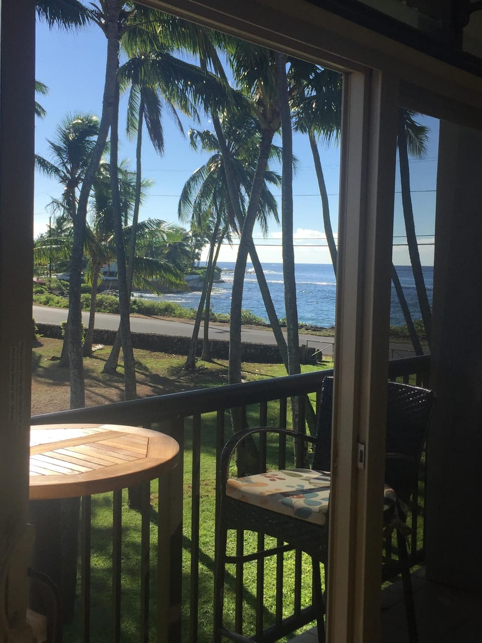 Lanai Bistro Seating