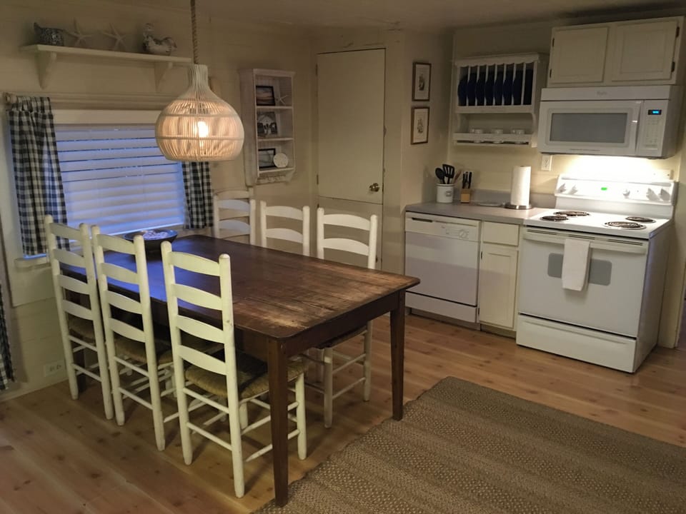 Kitchen with 8 Person Antique Pine Table