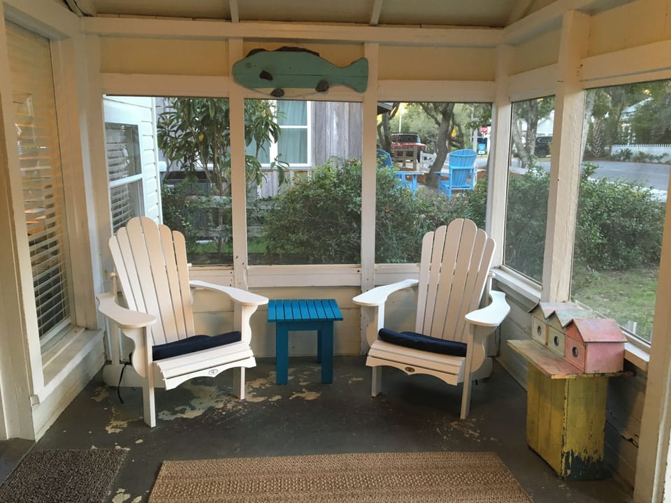 Front Porch looking Right