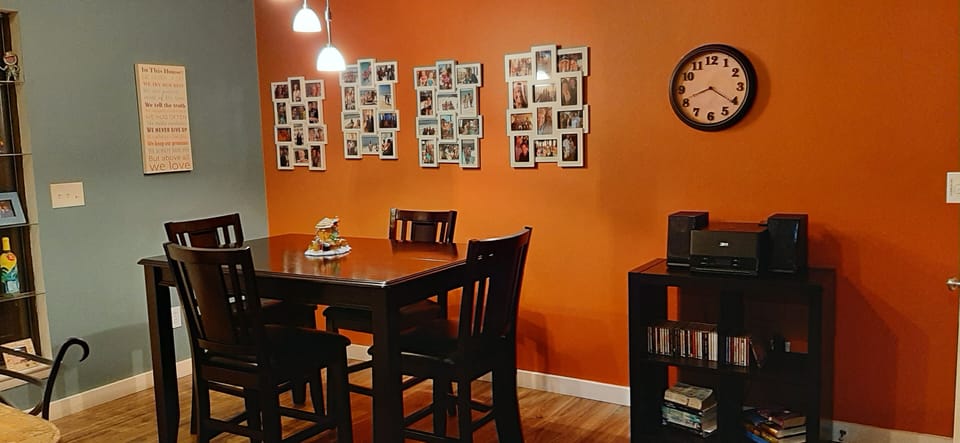 Dining area and Stereo with Bluetooth
