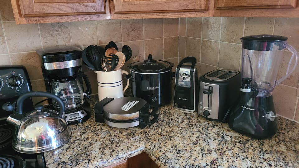 A full range of kitchen appliances for you