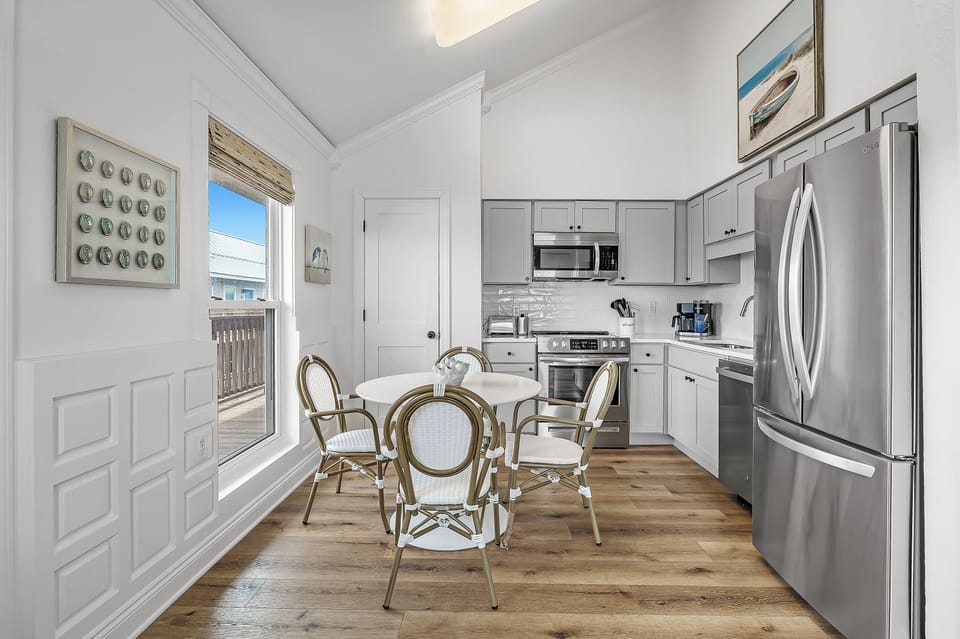 Dining room table with 4 chairs