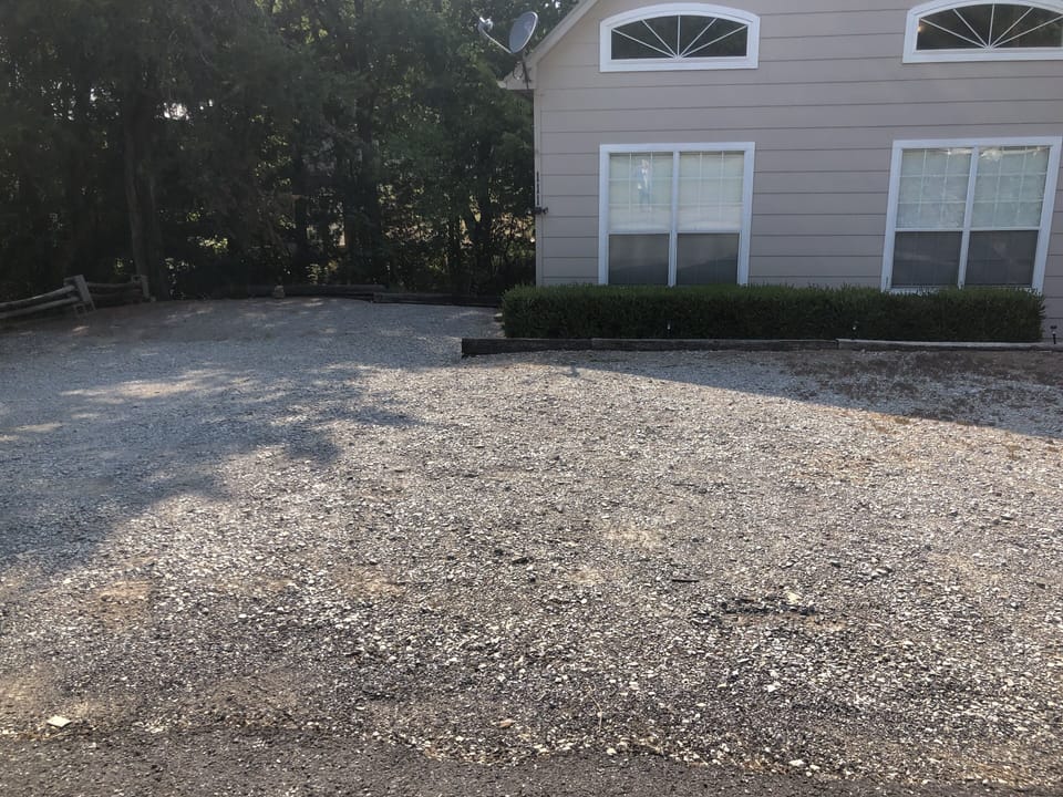 
driveway and front for additional boat and vehicle parking.