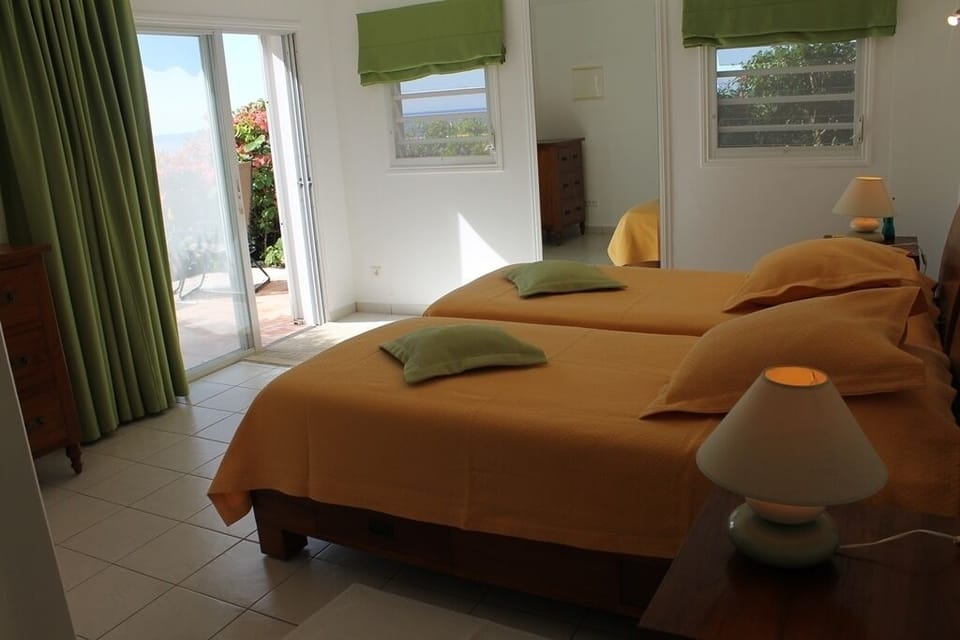 3rd Bedroom w/ Private Bathroom; Twin Beds Pushed Together Can Make a King