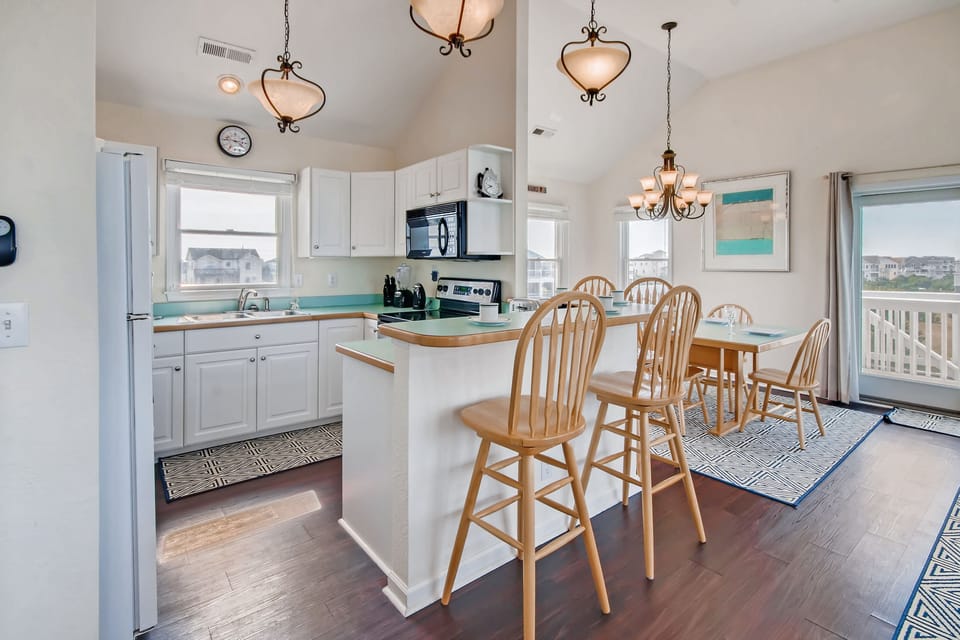 Surf-or-Sound-Realty-Serenity-Cove-740-Kitchen
