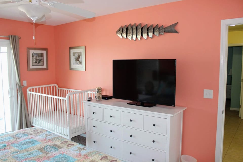 First floor Master Suite with crib
