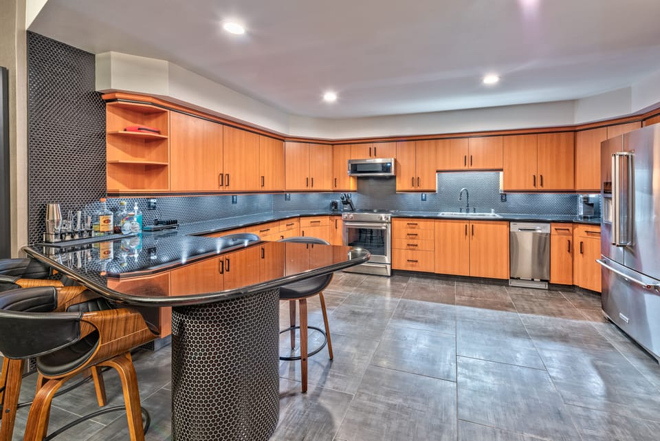 Luxury kitchen fully furnished with professional grade appliances & cookware