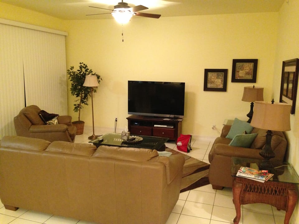 Living Room - Walls are now painted the same grey as other photos 