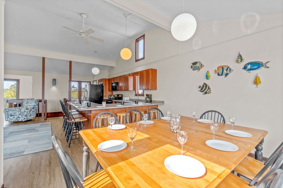 Surf or Sound Realty - 526 - Bryson Herrick - Dining Area -6