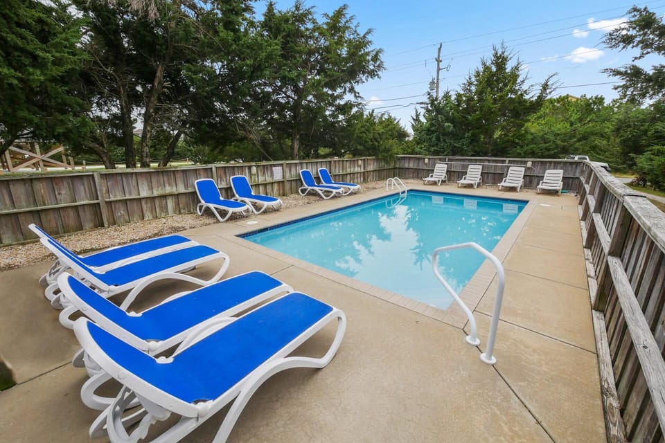 Surf-or-Sound-Realty-526-Bryson-Herrick-Pool-1