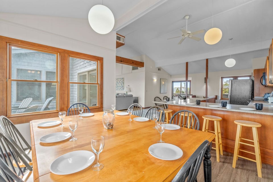Surf or Sound Realty - 526 - Bryson Herrick - Dining Area -2