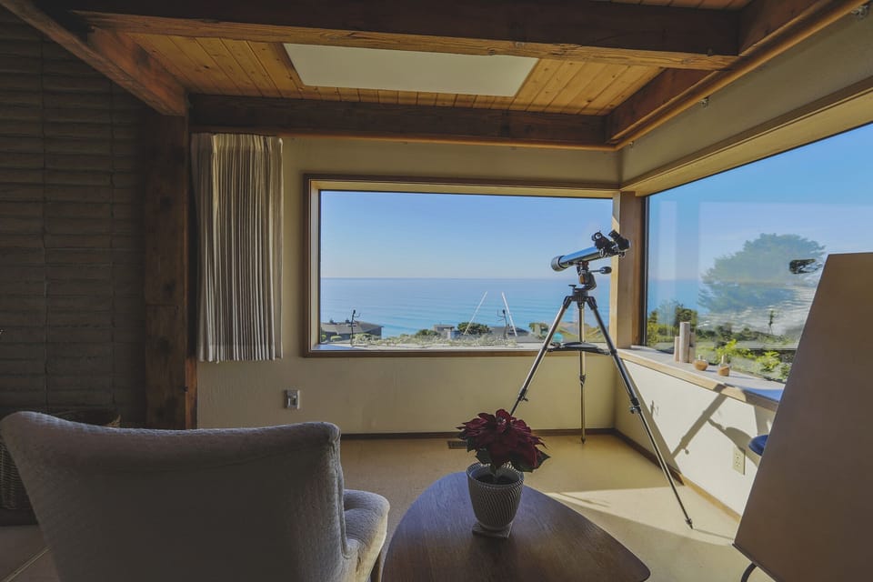 One of the spectacular views of the Pacific from the dining and living areas