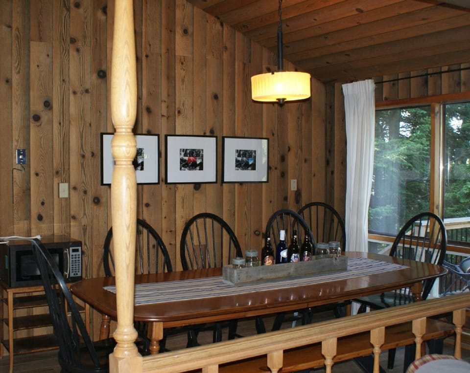 Dinning area for 10 people