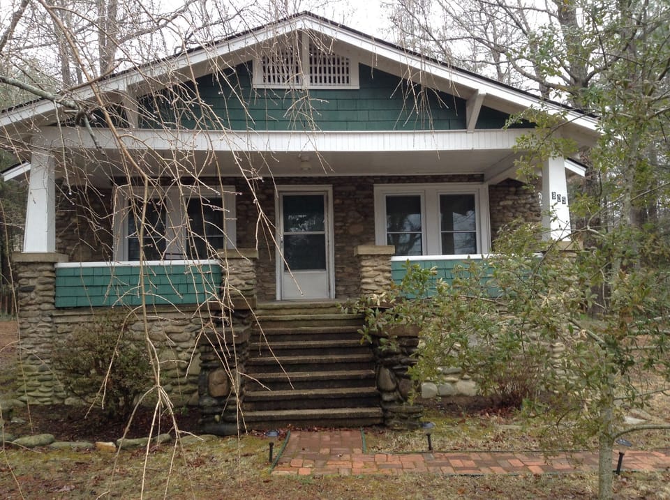 Great front porch for neighborhood watching