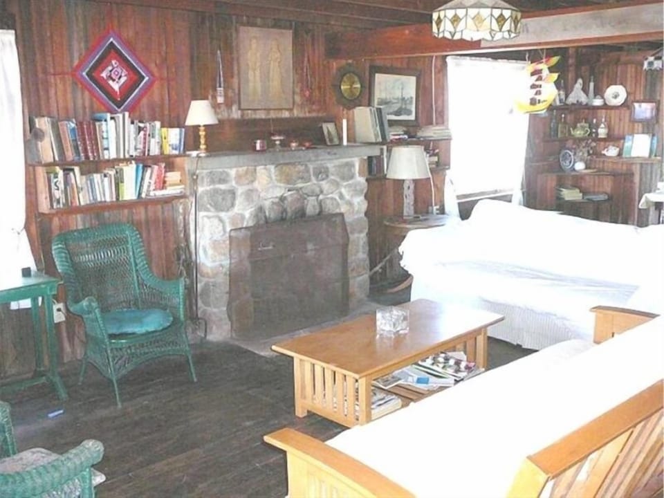 Living room; relax in front of the fire with a book!