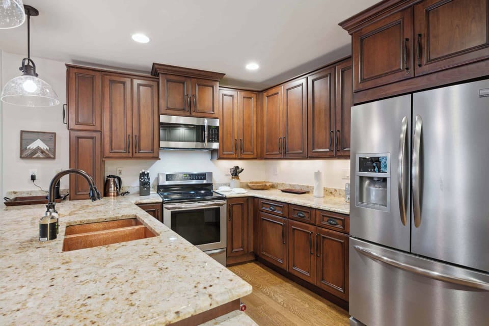 oxfordcourt-305-5939_54158440879_o