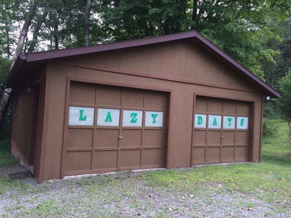(Please note that guests do not have access to the garage)