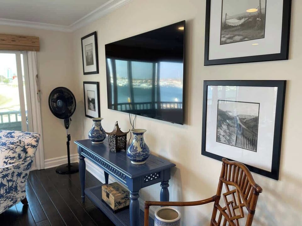 Large Samsung Smart TV Great Room