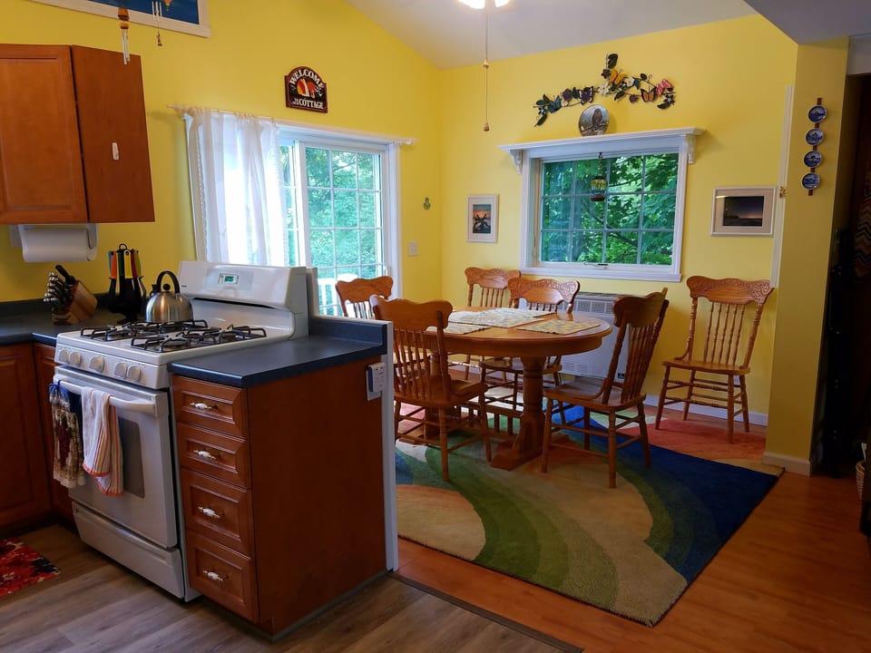 Kitchen/Dining area