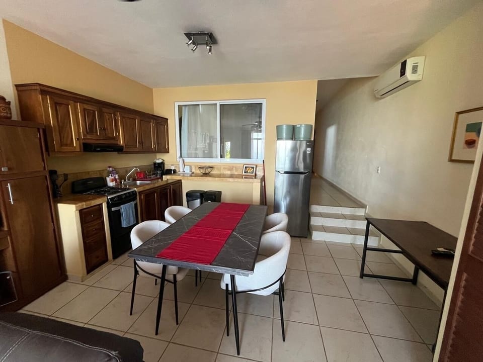 Kitchen/Dining