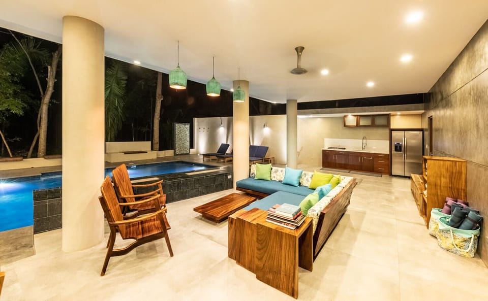 lounge sitting area