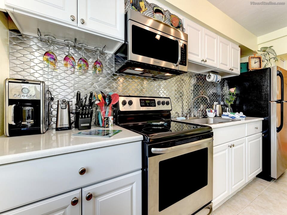 All dishes and utensils to feel at home