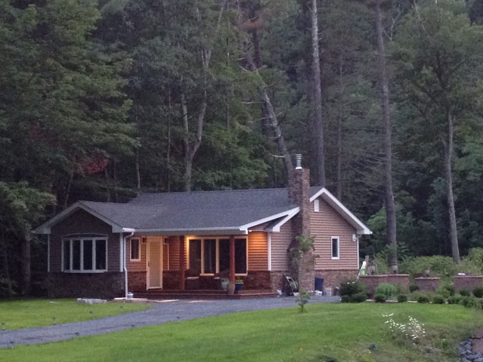 newly renovated house-spacious and lovely!