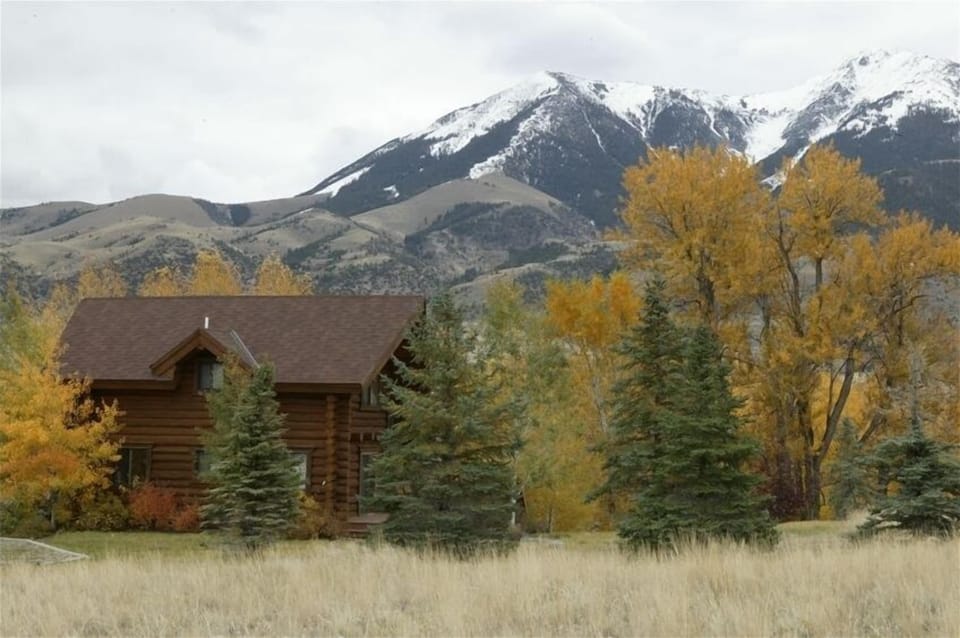 Beautiful Mountain Views!