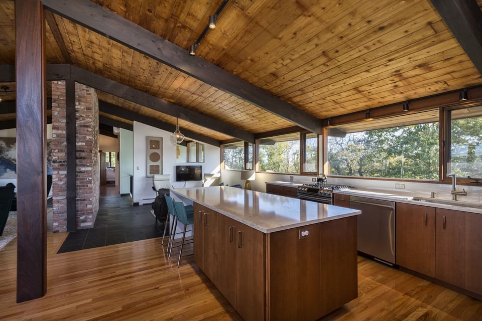 Fully furnished kitchen