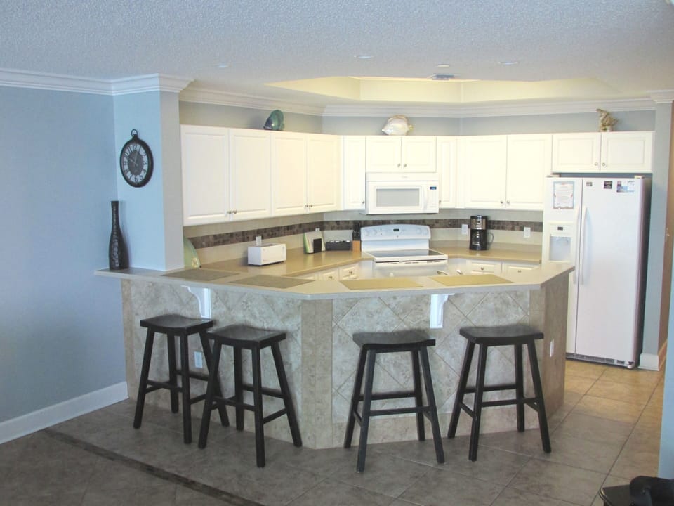 Kitchen and Bar Area