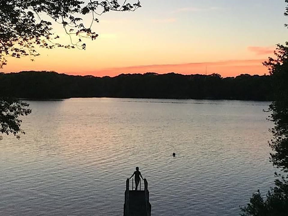 Enjoy a relaxing time in a beautiful lake front setting