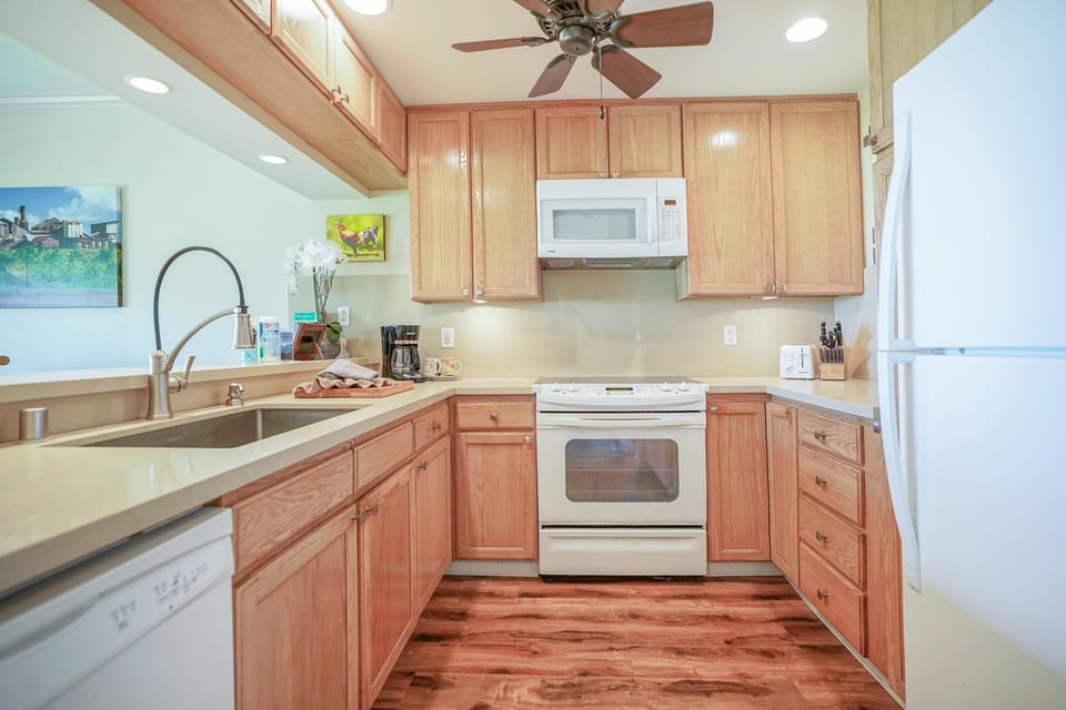 Classy kitchen will meet all your needs.