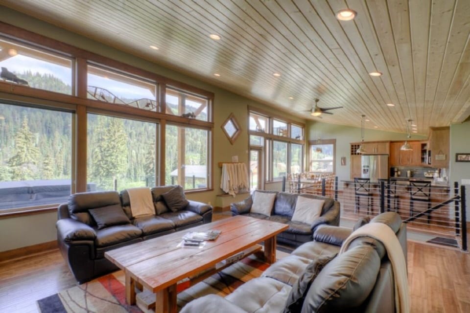 Bright living space with views through out! Brand new couches super comfy!