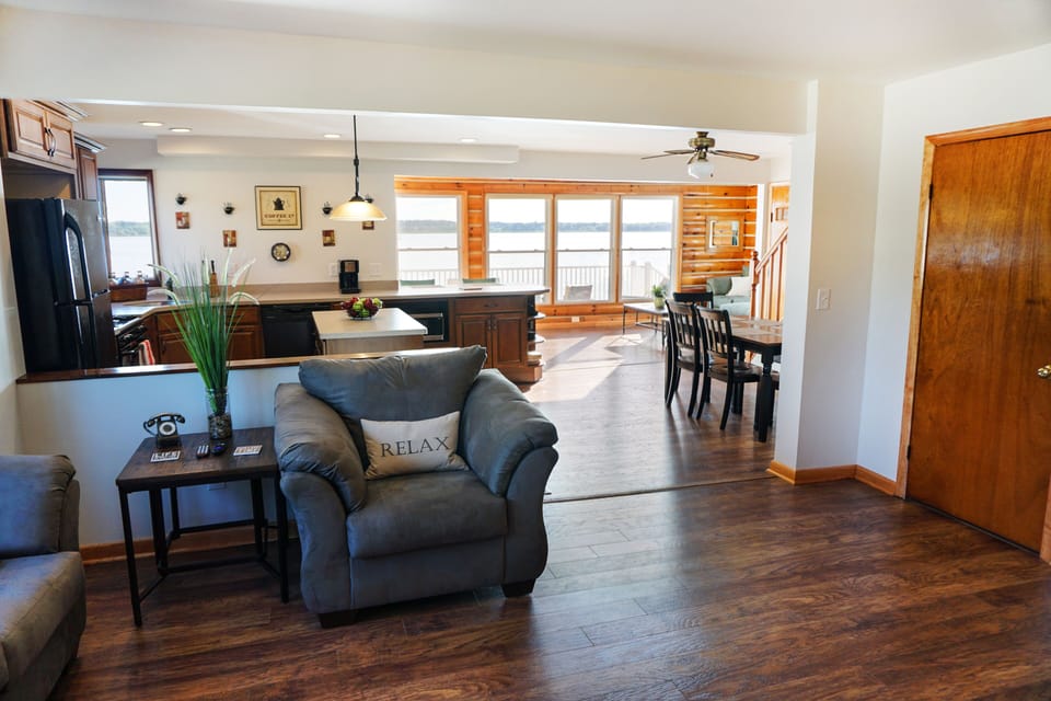 First floor open floor plan ... RELAX!
