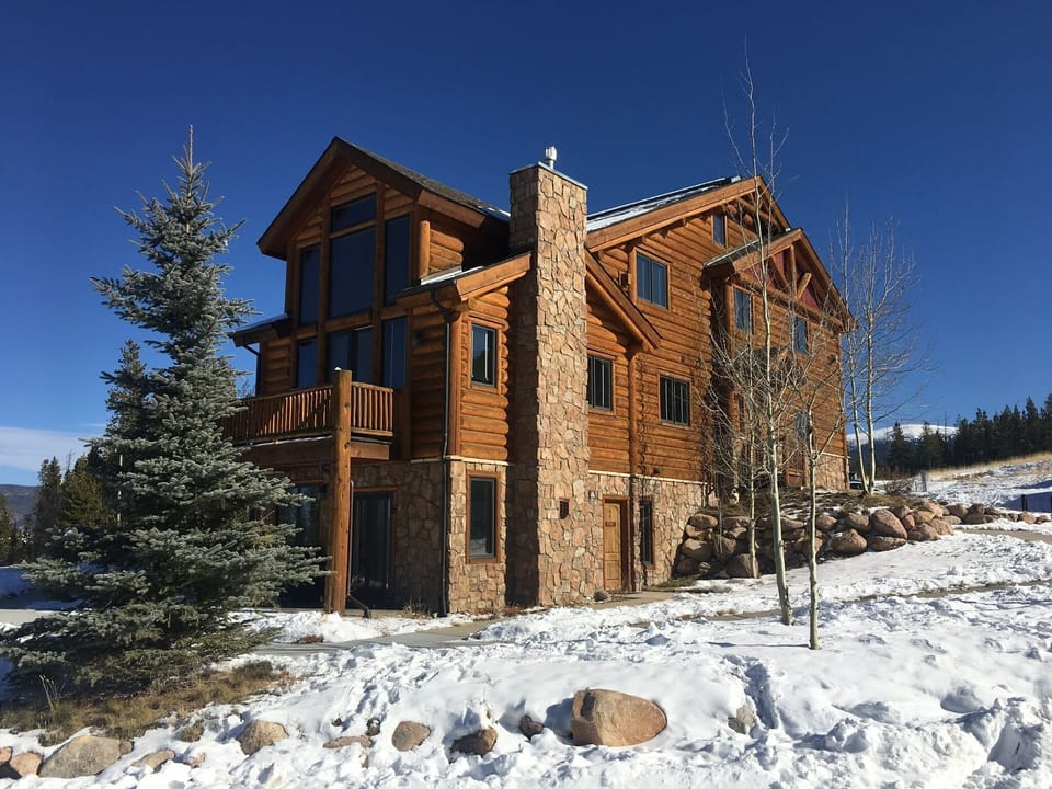 Building exterior (lower level unit only)