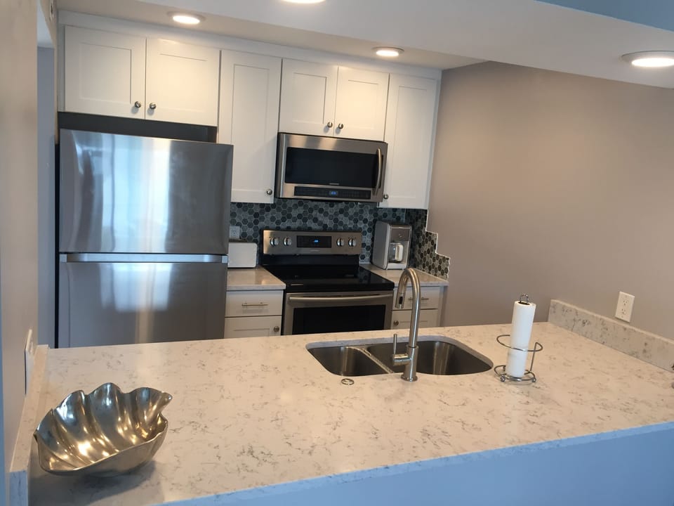 Completely renovated Kitchen summer 2017 - all new appliances and cabinets too!