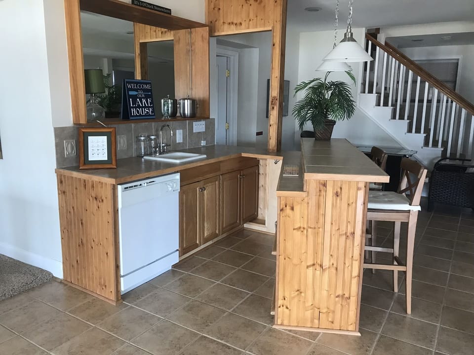 Lower level bar with dishwasher