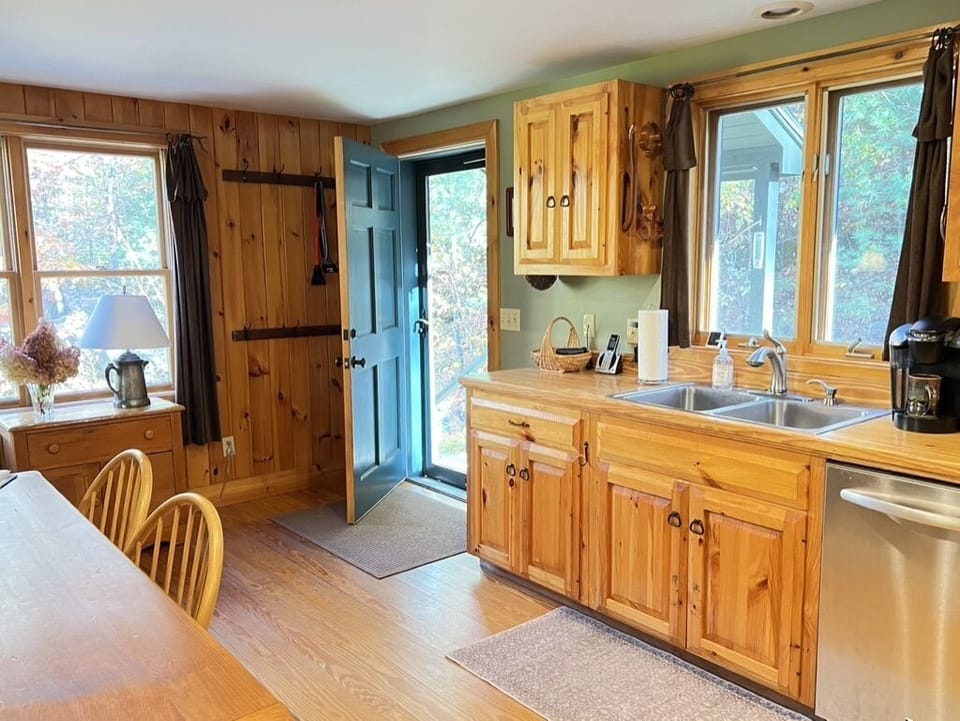  Front & back full glass storm doors are replaced with screen doors in summer
