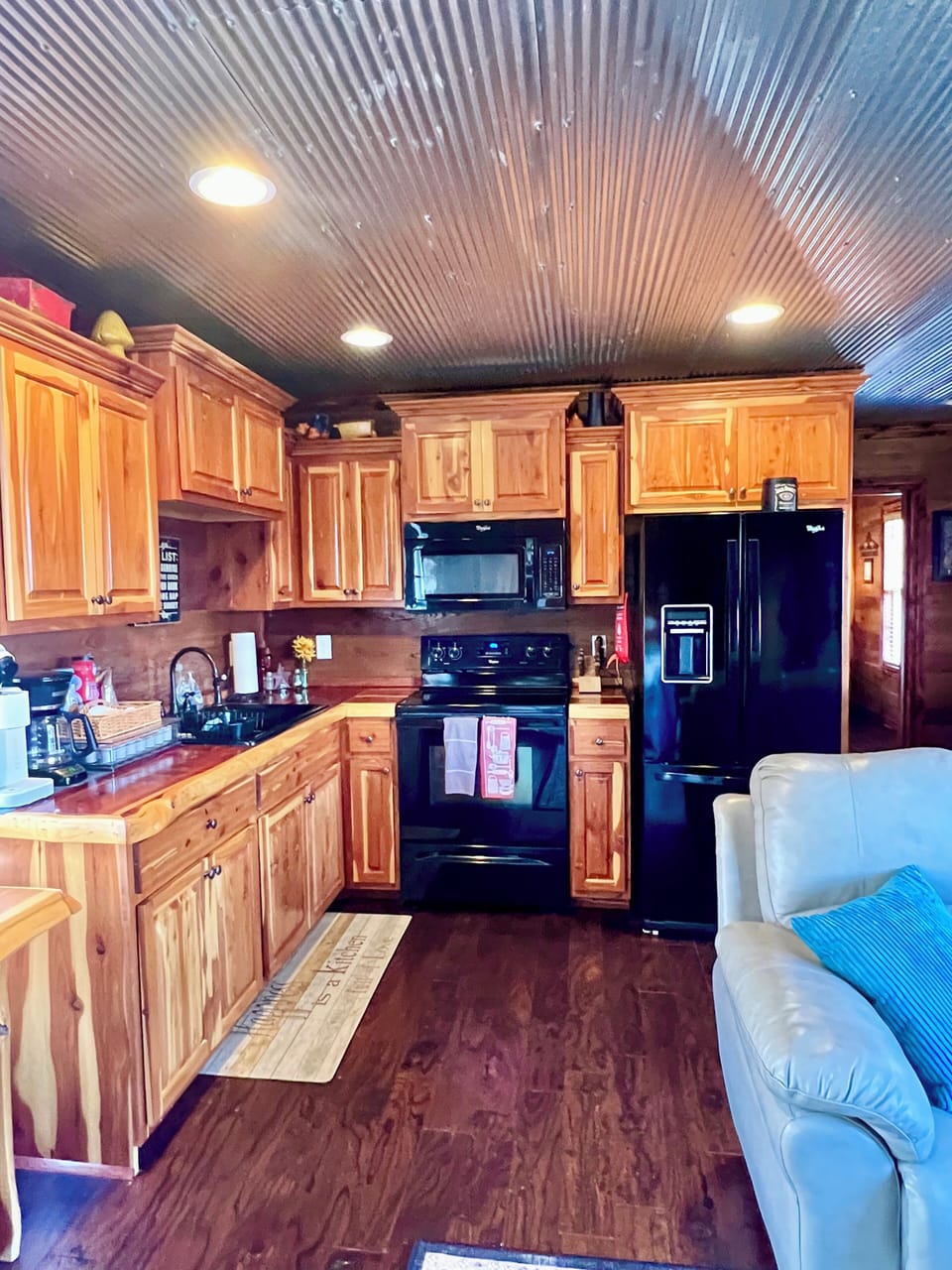 Full kitchen