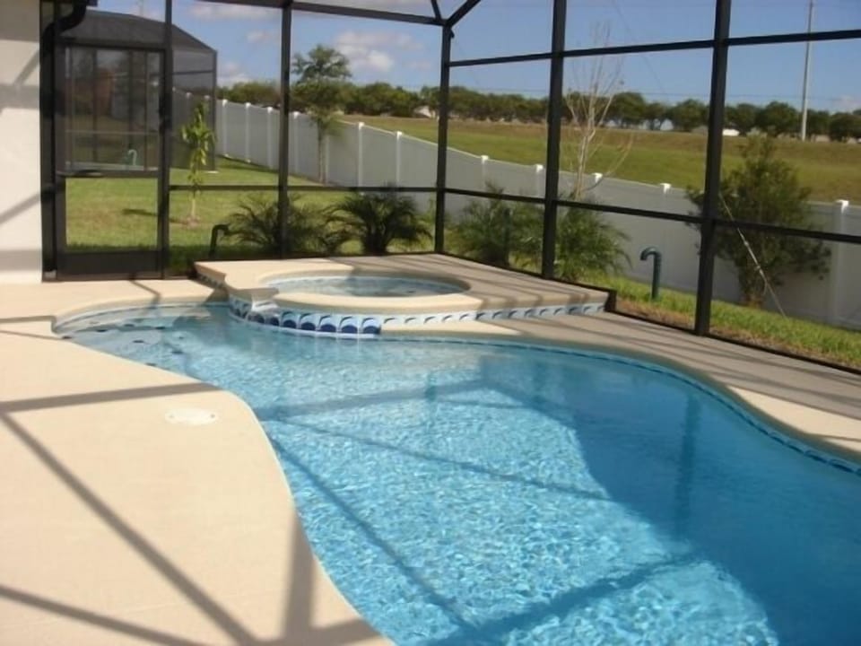 Pool & Spa