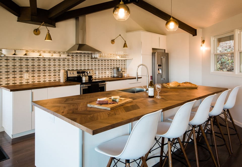 Kitchen with 5 bar stools