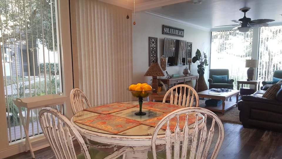 Dining Table (additional seating for 6 with leaf)